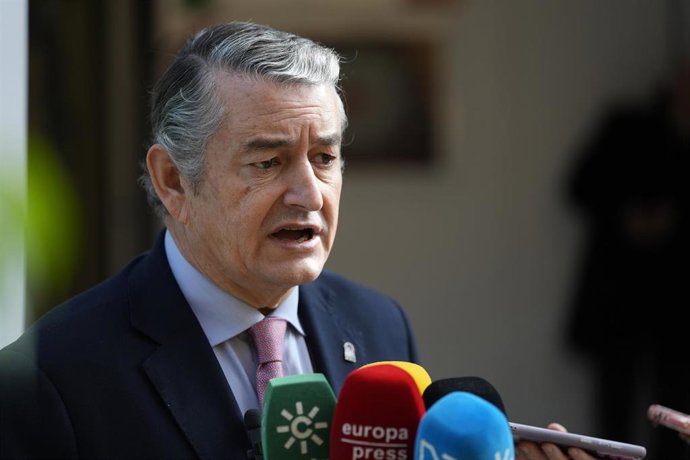 El consejero de Sanidad, Presidencia y Emergencias, Antonio Sanz, en una imagen de archivo.