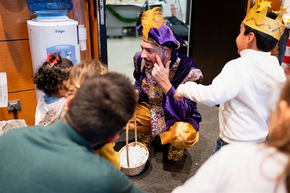 Visita del paje real al hospital Quirónsalud de Sevilla.