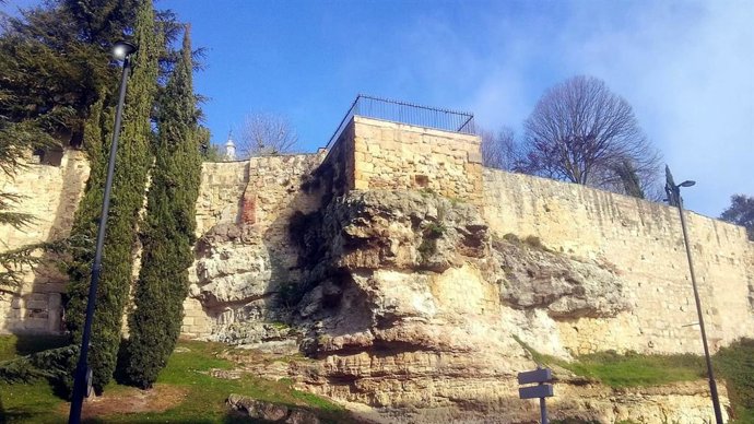 Imagen de parte de la muralla de Salamanca.