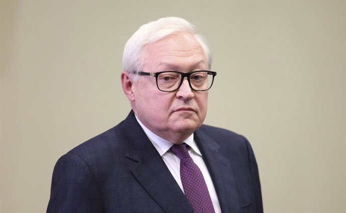 Archivo - Arquivo - 16 de outubro de 2023, Novo-Ogaryovo, Oblast de Moscou, Rússia: O vice-ministro das Relações Exteriores da Rússia, Sergei Ryabkov, antes de uma reunião presencial presidida pelo presidente Vladimir Putin na residência presidencial de N
