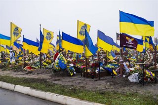Un cementerio militar en Járkov.