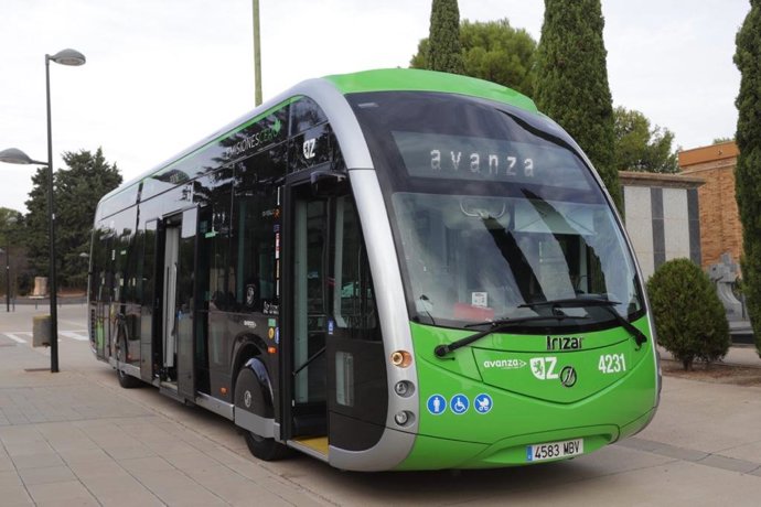 Archivo - Autobús eléctrico