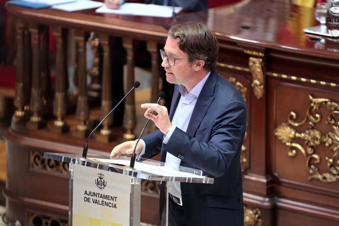 Archivo - El edil de Urbanismo y Vivienda en el Ayuntamiento de València y presidente de la empresa pública Aumsa, Juan Giner.