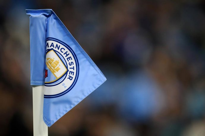 Archivo - September 19, 2025, Manchester, Lancashire, England: 18th September 2025;  Etihad Stadium, Manchester, England; UEFA Champions League Football, Manchester City versus Napoli; the Manchester City FC crest on a corner flag