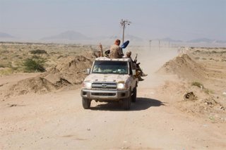 Archivo - Miembros armados del Consejo de Transición del Sur yemení  