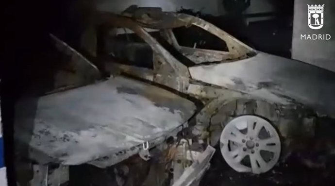Incendio en un parking en la calle Rafael Finat, La Latina, Madrid
