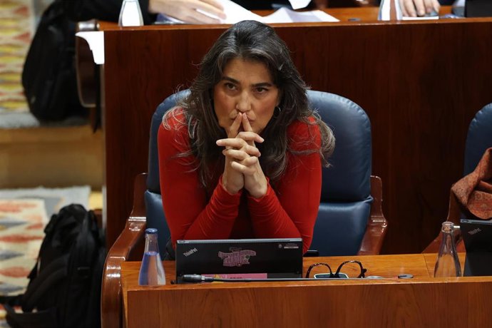 La portavoz de Más Madrid, Manuela Bergerot, durante el debate de los Presupuestos de 2026, en la Asamblea de Madrid