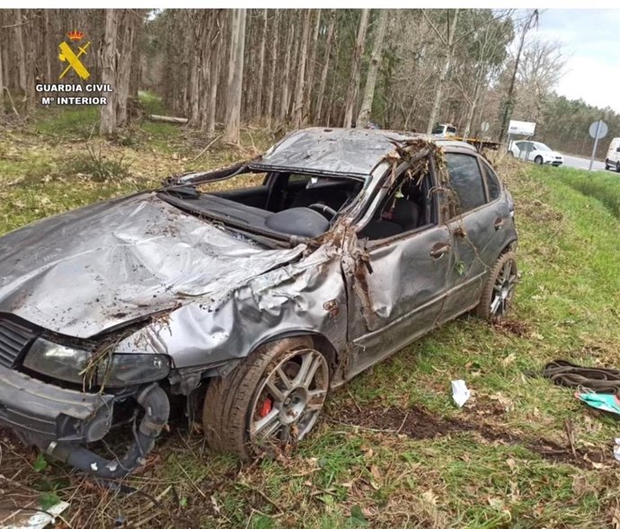 Un coche envorcou en Teo (A Coruña) en marzo de 2025 e dúas persoas tentaron ocultar a identidade do seu condutor.
