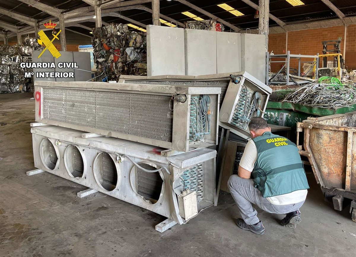 Desmantelan un grupo delictivo asentado en Alicante que robó material industrial en una finca de Cartagena