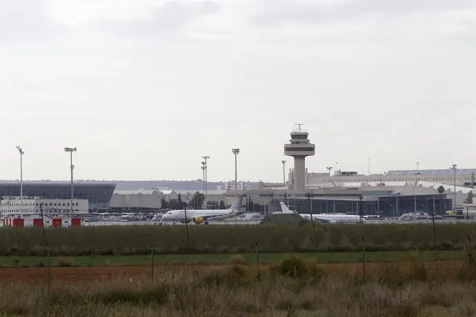 Varios aviones en el aeropuerto de Palma