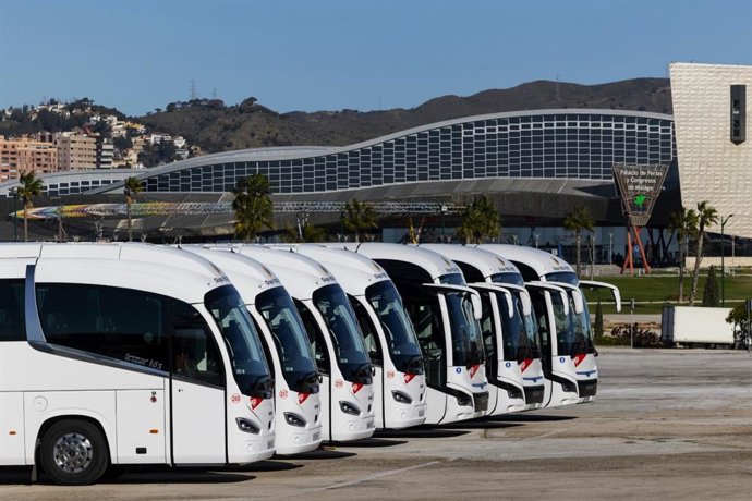 Autobuses en una imagen de archivo