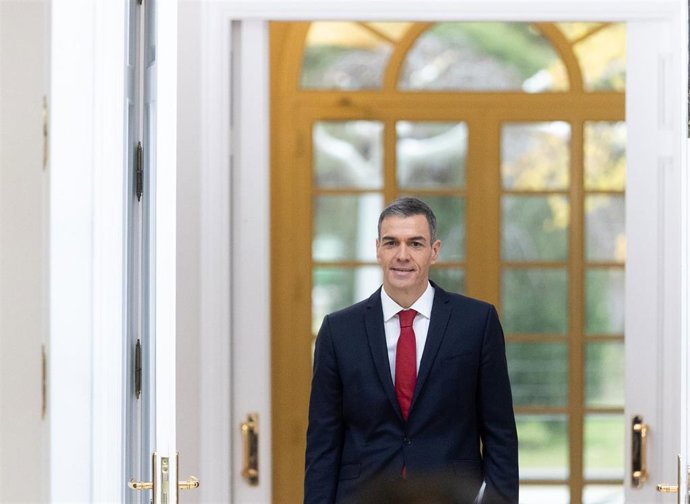 El presidente del Gobierno, Pedro Sánchez, durante una rueda de prensa, en el Palacio de la Moncloa, a 15 de diciembre de 2025, en Madrid (España). 