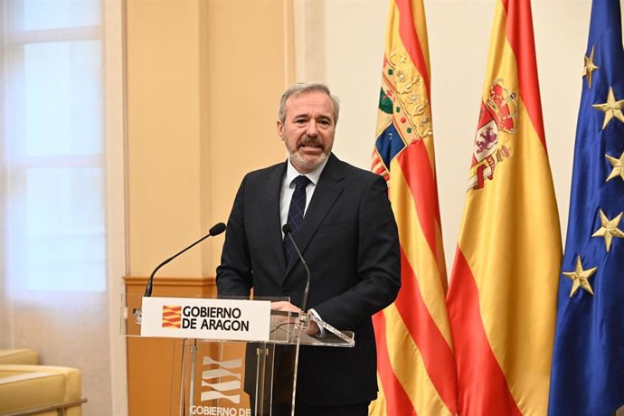 El presidente de Aragón, Jorge Azcón, durante una rueda de prensa, en el Edificio Pignatelli, a 15 de diciembre de 2025, en Zaragoza, Aragón (España). 