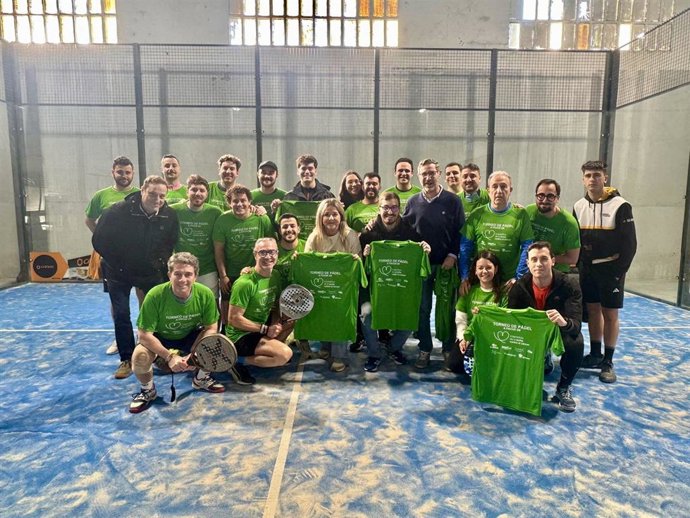Nuevas Generaciones de Jaén celebra su torneo de pádel benéfico con más de treinta participantes.