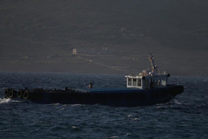 Archivo - Rescate de migrantes frente a las costas griegas