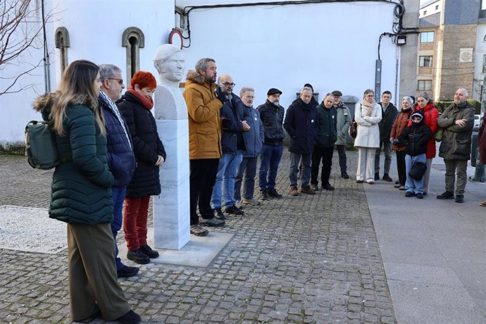 Inauguración del busto en homenaje a Moncho Reboiras, víctima del franquismo, en Lugo, a 27 de diciembre de 2025.