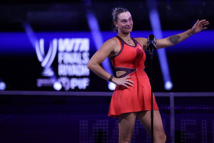 Archivo - RIYADH, Nov. 9, 2025  -- Aryna Sabalenka of Belarus reacts after losing the women's singles final match against Elena Rybakina of Kazakhstan at the WTA Finals tennis tournament in Riyadh, Saudi Arabia, Nov. 8, 2025.