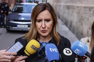 La alcaldesa de Valencia, María José Catalá, durante la inauguración de la exposición 'La transformación de València 1866-2026', en el Centre del Carme Cultura Contemporània, a 12 de diciembre de 2025, en Valencia, Comunidad Valenciana (España). Esta expo