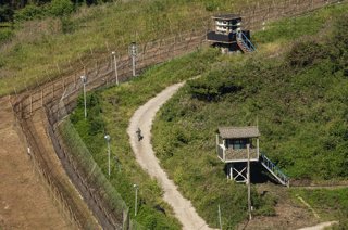 Archivo - September 21, 2022, Gyeonggi, Gyeonggi, South Korea: DMZ: inter-Korean border