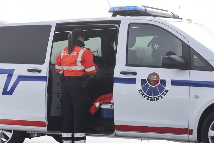 Archivo - Furgón de la Ertzaintza 