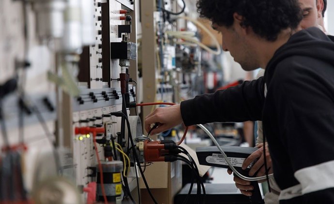 Prácticas de ingeniería en la UPNA.