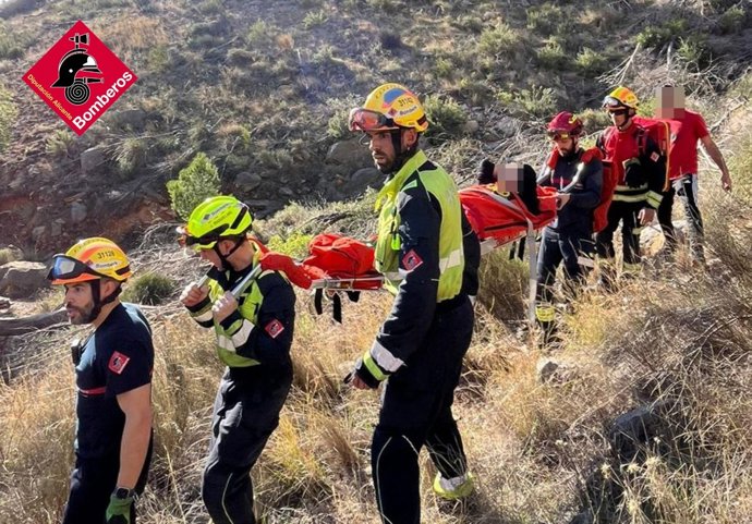 Rescatado un hombre herido al desprenderse una cornisa en una zona de escalada de Orihuela