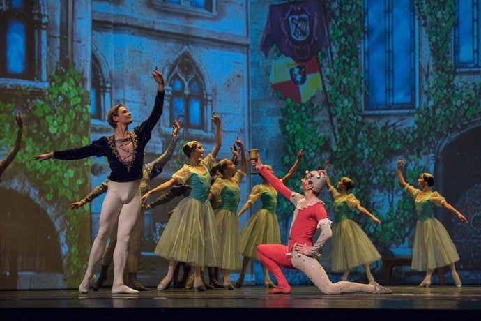 Archivo - 'El Lago De Los Cisnes' Llega El Sábado 3 De Enero Al Palacio De Festivales