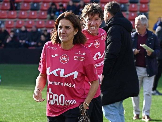 Nicolas Vallejo Nagera y Samantha Vallejo Nagera en el partido benéfico "Artistas vs Famosos" 2025 a  27 de diciembre de 2025 en Madrid (España).