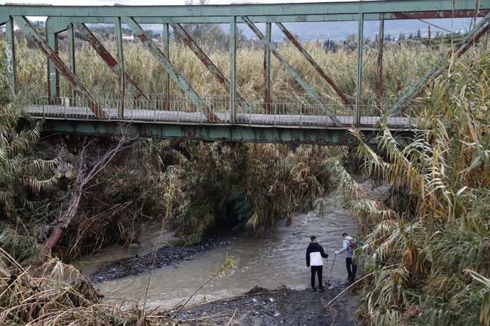 Buscan a dos personas desaparecidas en Alhaurín el Grande (Málaga) tras el temporal, a 28 de diciembre de 2025 en Alhaurín el Grande (Málaga, Andalucía, España).