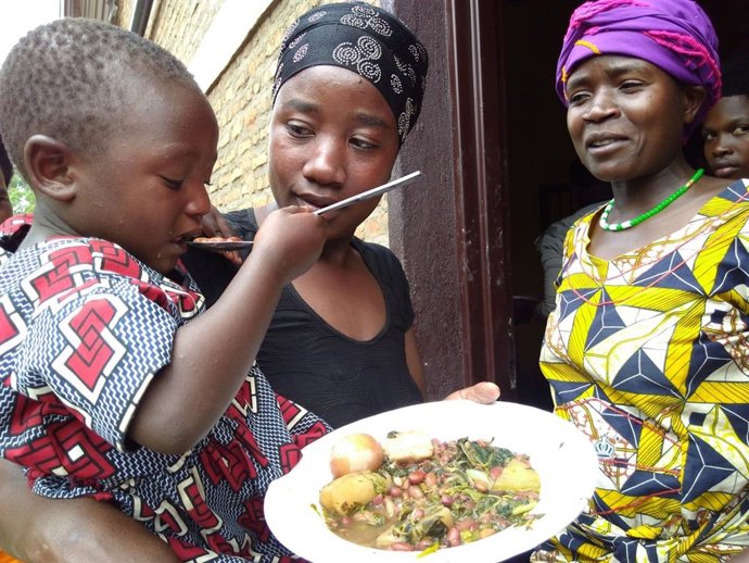 Medicus Mundi lanza una campaña navideña de donativos para su proyecto de cooperación en Ruanda.
