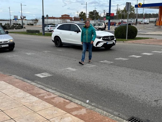 PP de Jaén exige medidas urgentes para mejorar la seguridad en los pasos de peatones de acceso a Jaén Plaza.