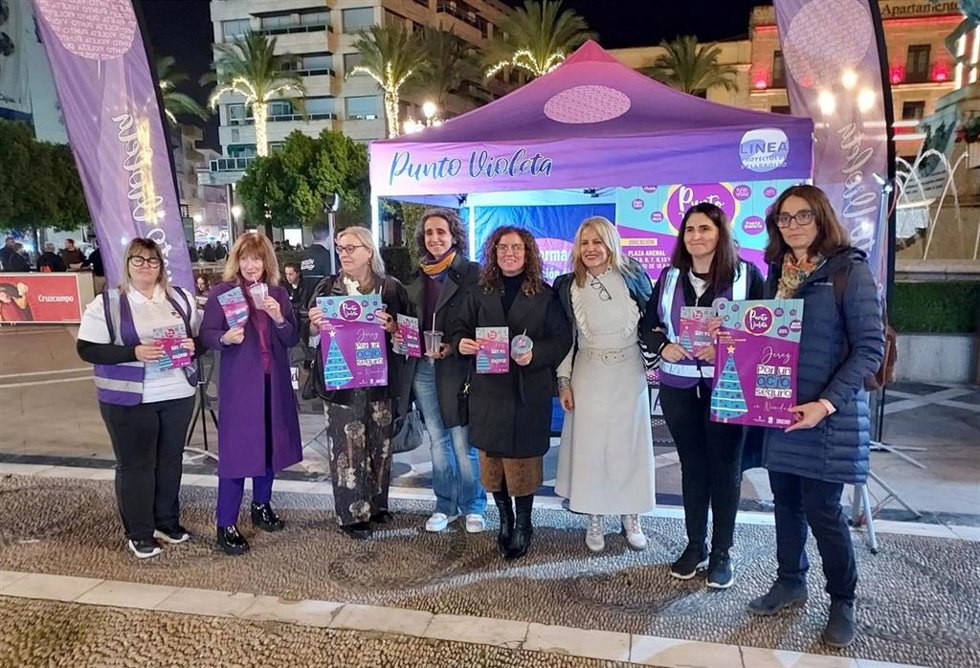 Archivo - Imagen de archivo del Punto Violeta montado por la celebración de las zambombas en Jerez de la Frontera (Cádiz).