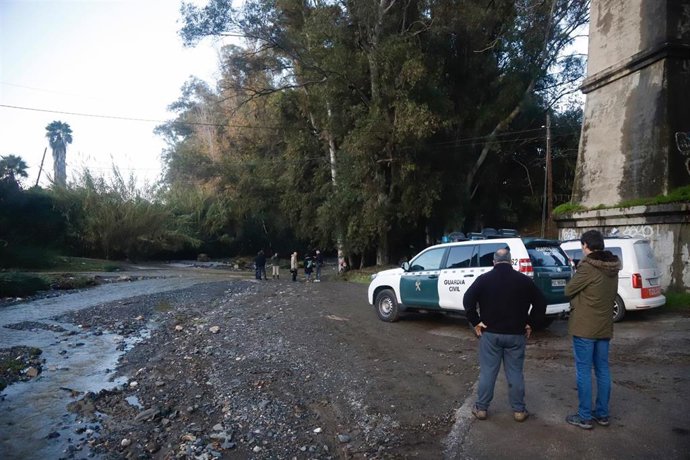 Busqueda de desaparecido en Alhaurín el Grande (Málaga) tras el temporal 