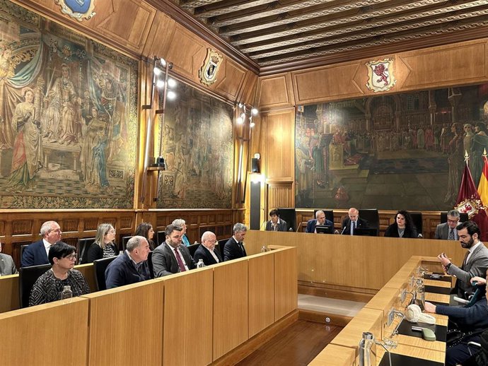 Imagen del pleno del Ayuntamiento de León celebrado este lunes.