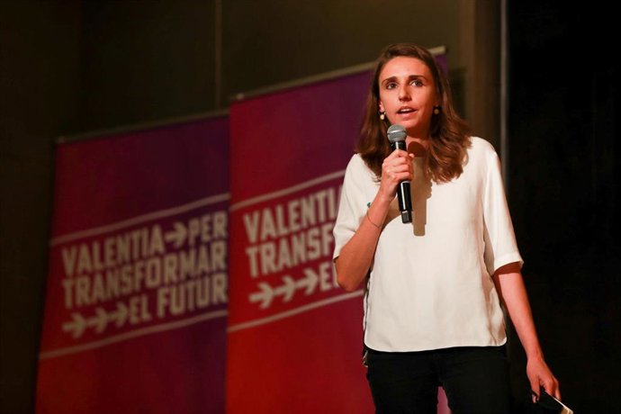 Archivo - La candidata de Unidas Podemos a la Alcaldía de Palma, Lucía Muñoz, durante un mitin de campaña, a 20 de mayo de 2023, en Palma, Mallorca, 
