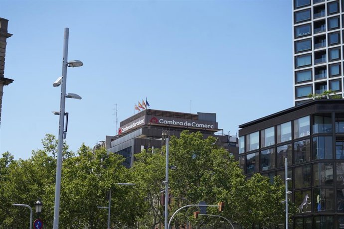 Archivo - Fachada de la Cámara de Comercio en Barcelona.