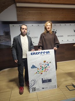 El coordinador del programa 'Hola invierno', Francisco Hurtado, y la diputada de Turismo, Elísabeth Martín