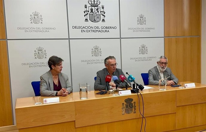 El delegado del Gobierno en Extremadura, José Luis Quintana, ofrece una rueda de prensa