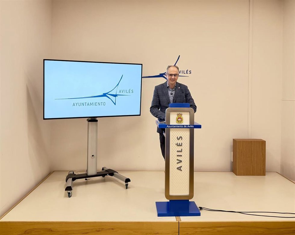 El concejal Juan Carlos Guerrero en rueda de prensa.