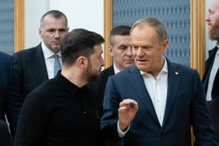 Archivo - Volodimir Zelenski y Donald Tusk.