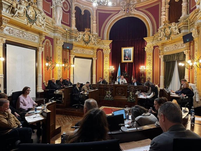 Pleno extraordinario en el Ayuntamiento de Ourense, presidido por el alcalde, Gonzalo Pérez Jácome