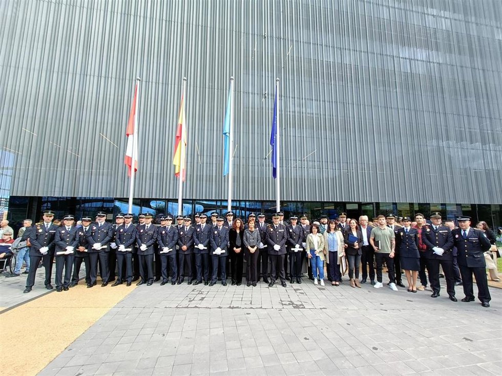 Archivo - La alcaldesa gijonesa, Carmen Moriyón, preside la inauguración de la nueva Jefatura de la Policía Local de Gijón.