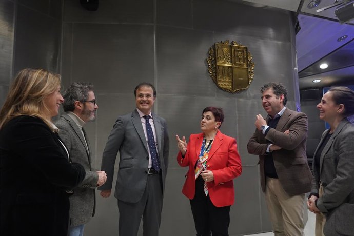 Alberto Martinezek ituna onartu ondorengo lehen seihilekoaren balantzea egin du Bilbon