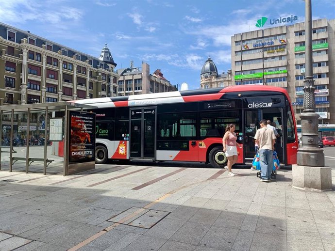 Autobús urbano en el centro de la capital leonesa.
