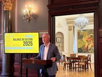 Torres dice que Feijóo está "obsesionado" con derrotar al Gobierno y asegura que la legislatura "llegará a 2027"