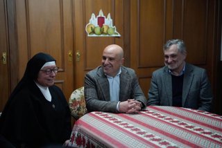 El presidente de la Diputación de Almería visita a las Siervas de María.