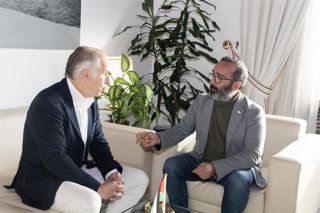 El presidente de la Diputación de Cáceres, Miguel Ángel Morales, y el de la Federación Española de Pádel (FEP), Javier Rodríguez Piris, se reúnen este lunes para explorar vías de colaboración