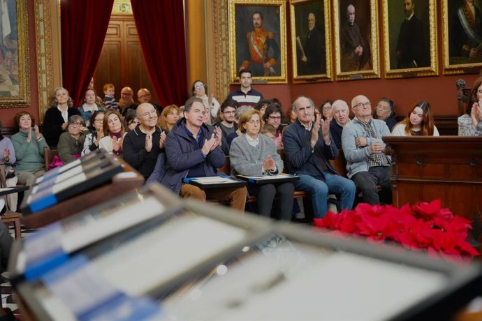 Acto de homenaje a los 64 trabajadores y funcionarios del Ayuntamiento de Palma jubilados este 2025.