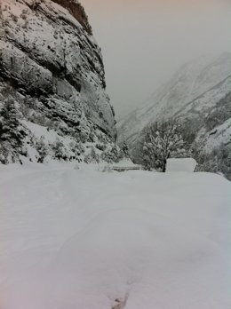 Archivo - Cerrado el acceso al Balneario de Panticosa por riesgo de aludes