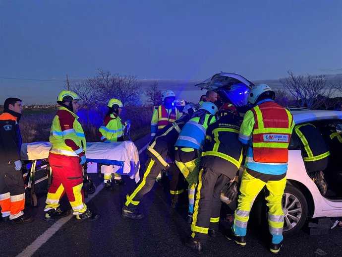 Tres heridos graves en un accidente de tráfico en la M-507 en Navalcarnero con tres turismos implicados.